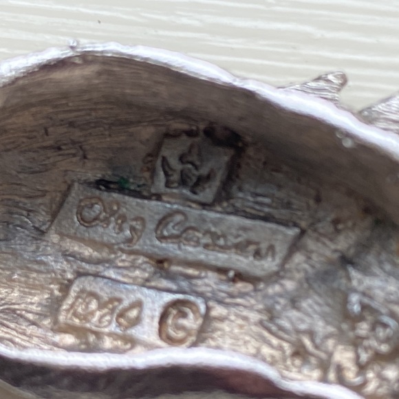 Oleg Cassini Large Brooch. Very Rare. - Picture 9 of 10